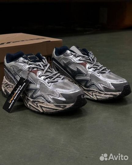 Мужские кроссовки mizuno