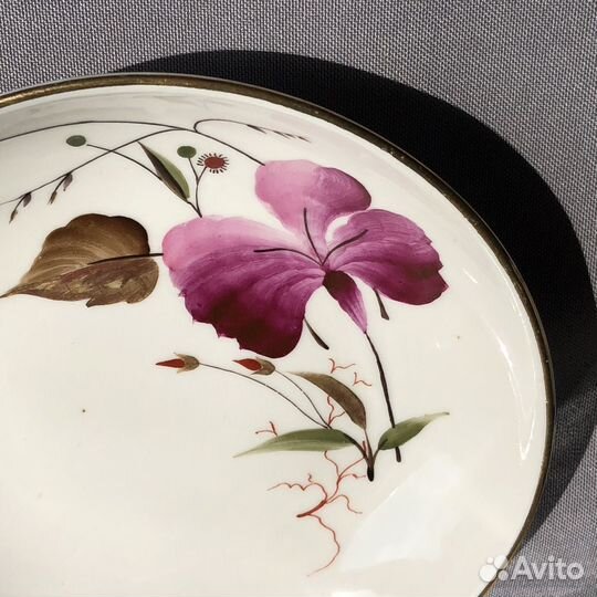 Десертная тарелка и чашка