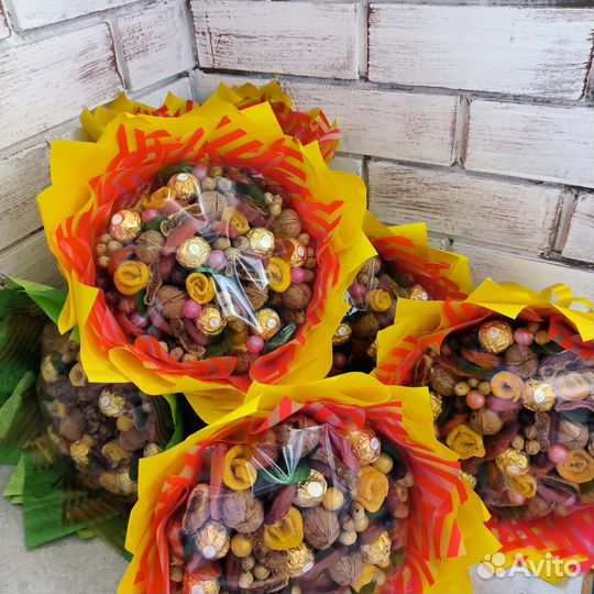 Букет из сухофруктов и орехов