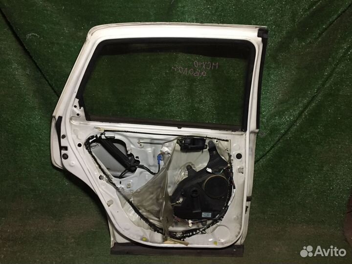 Дверь задняя левая Toyota Avalon MCX10 Пустая