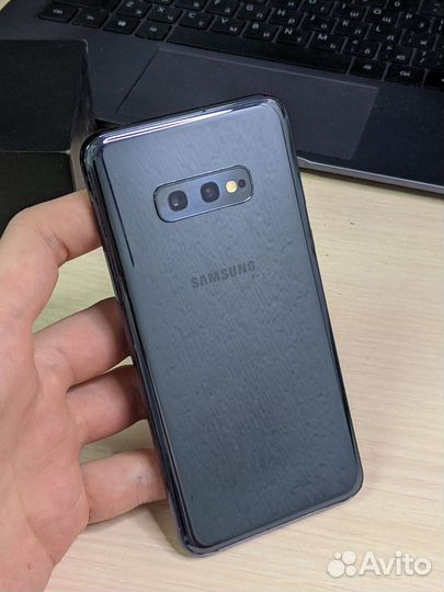 Samsung Galaxy S10e, 6/128 ГБ