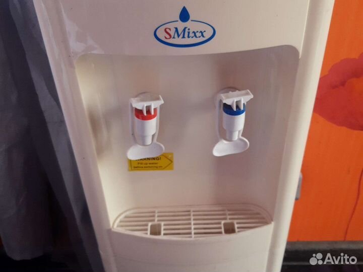 Кулер для воды + 3 шт емкости