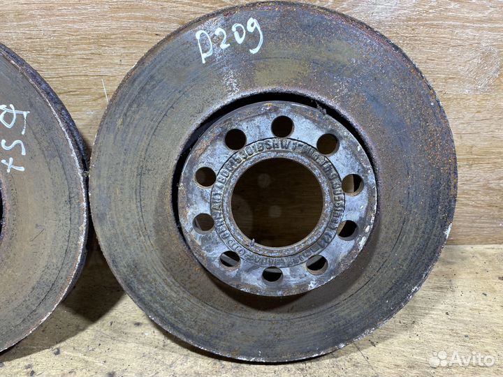 Комплект передних тормозных дисков Passat B5 + 209