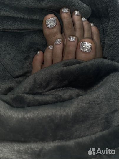 Маникюр, педикюр, наращивание ногтей