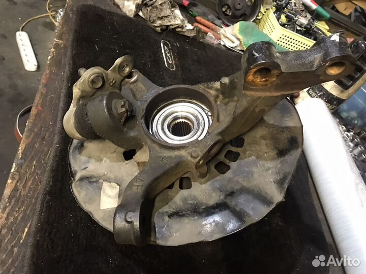 Кулак передний правый Тойота Камри V50