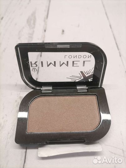 Моно тени для век N002millionaire rimmel