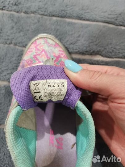 Кроссовки для девочки