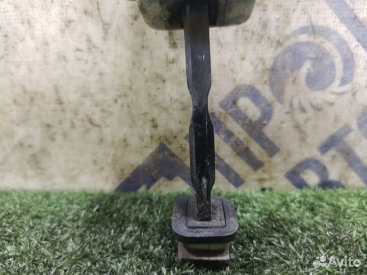 Ограничитель двери задний левый Ford Fusion