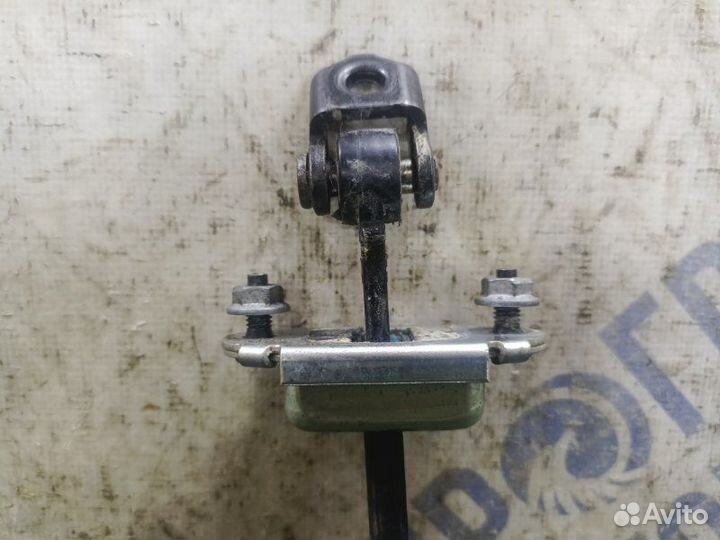 Ограничитель двери задний правый Ford Fusion