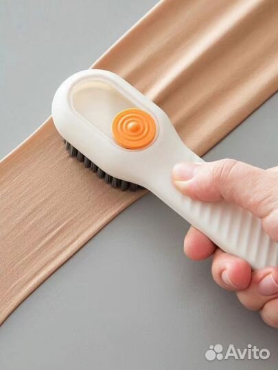 Щетка для обуви и одежды с дозатором Опт