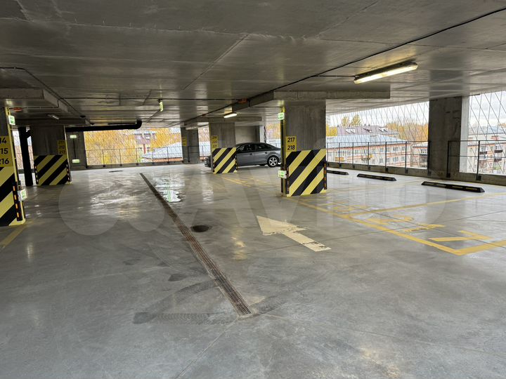 Машиноместо, 13 м²