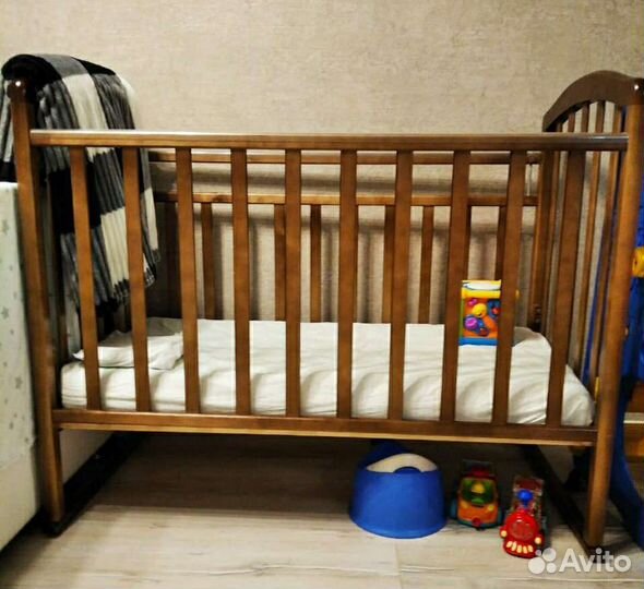 Детская кроватка