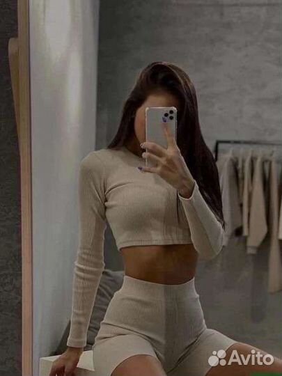 Костюм и шорты спортивный