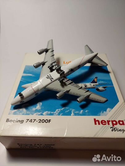 Модель самолета Lufthansa Cargo B 747F Herpa 1/500