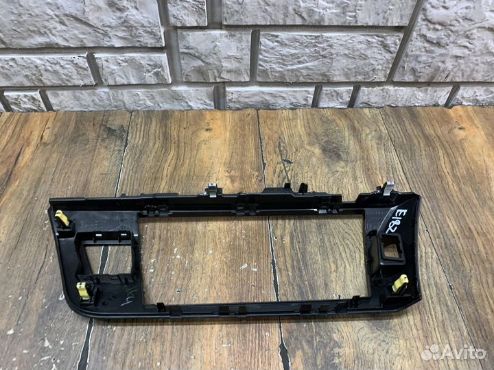 Toyota Corolla E18 Рамка магнитолы