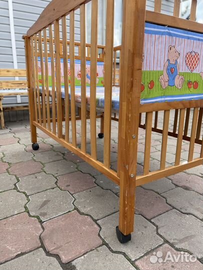 Детская кроватка