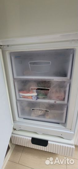 Холодильник indesit