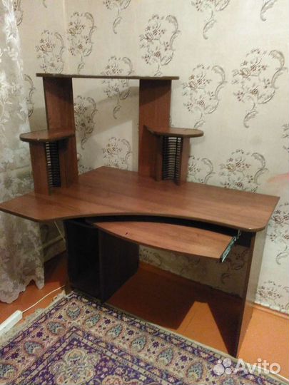 Компьютерный стол