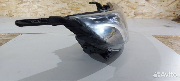 Фара галогеновая передняя правая Kia Rio 3
