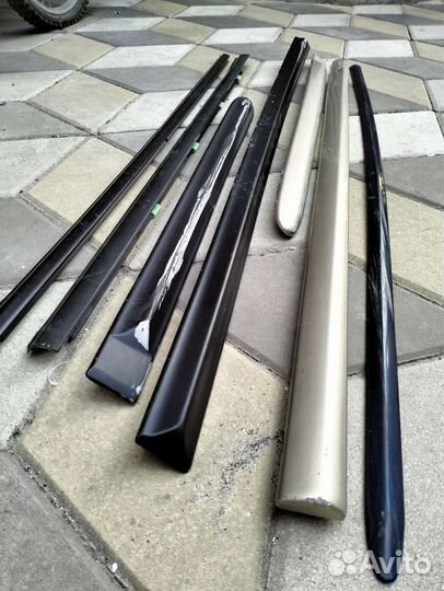 Молдинги на двери