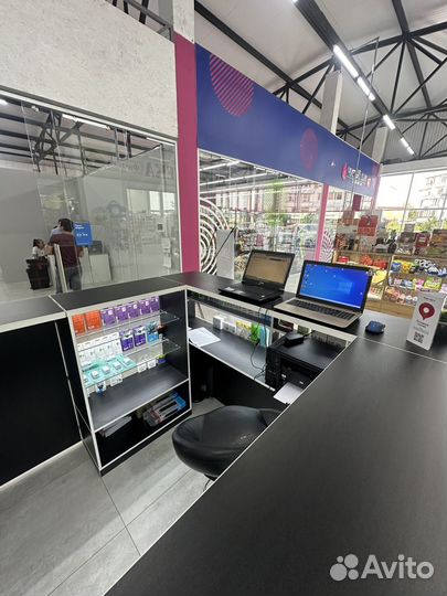 Островок в проходном ТЦ