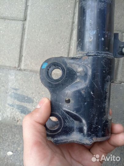 Стойка передняя левая Toyota corolla