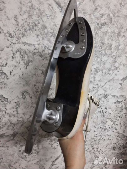 Коньки фигурные