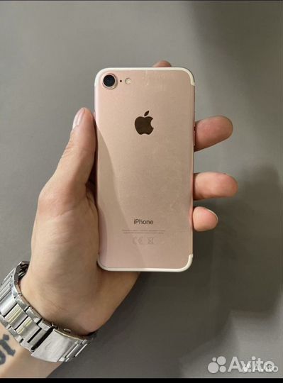 Телефон iPhone 7