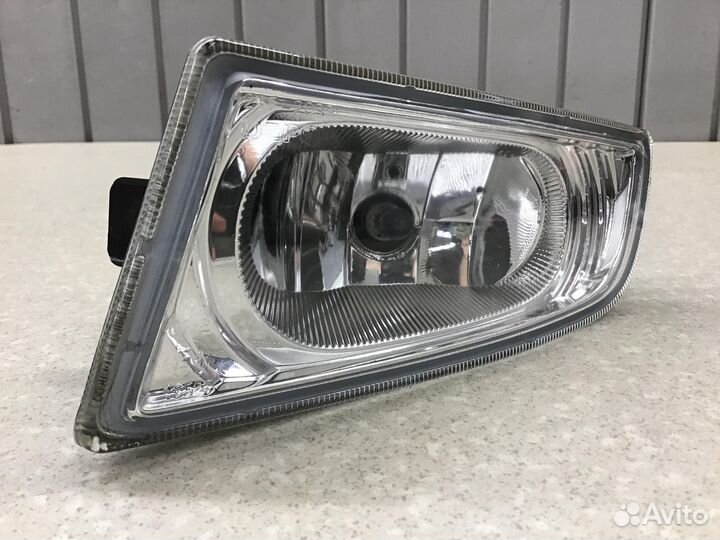 Фара противотуманная левая Honda Civic 4D 2006-201