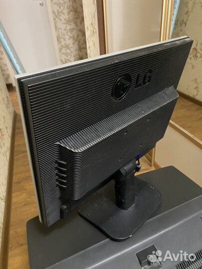 Монитор LG
