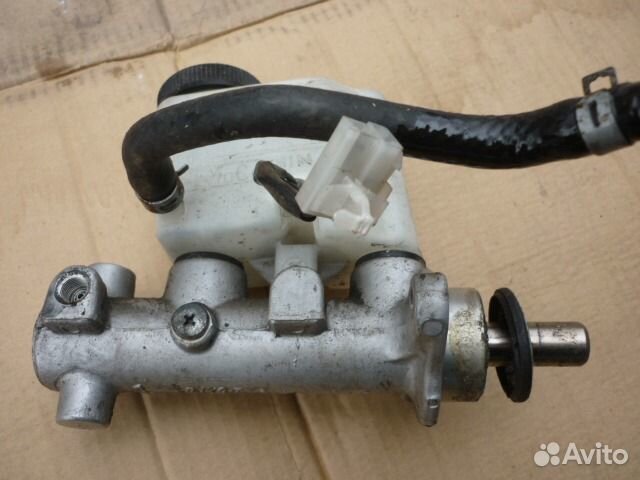 Mazda BT-50 Ford ranger Тормозной цилиндр главный