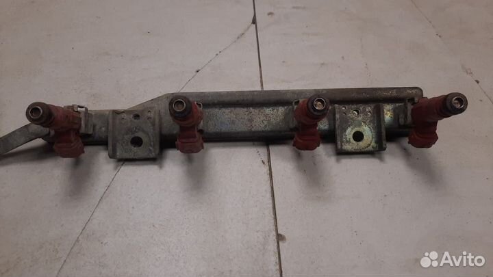 Рейка топливная (рампа) Nissan Almera