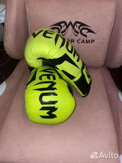 Боксерские перчатки