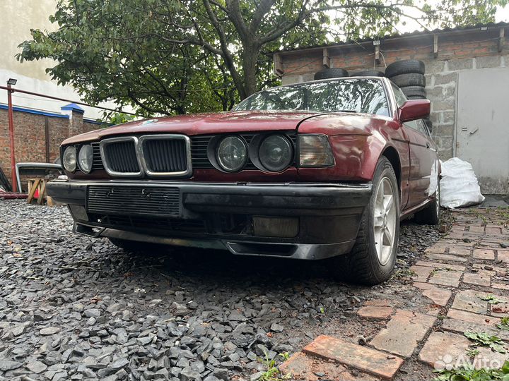 В разборе BMW 740i/750iL E32