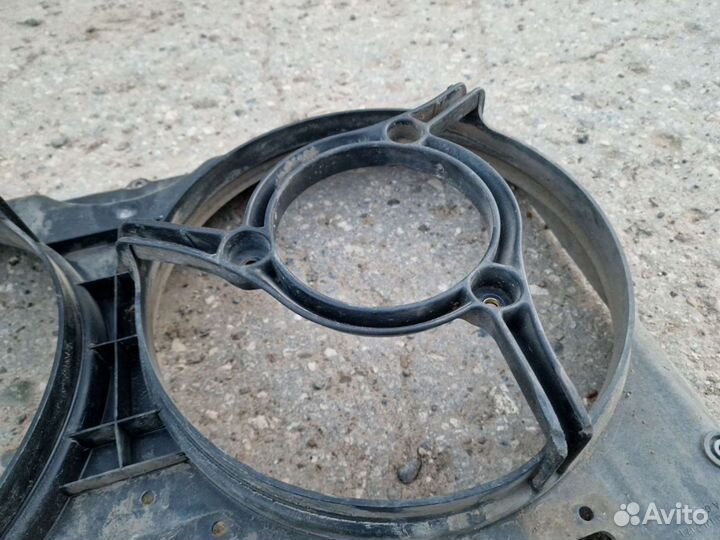 Диффузор вентиляторов Ауди 100/А6 С4 4A0121207H