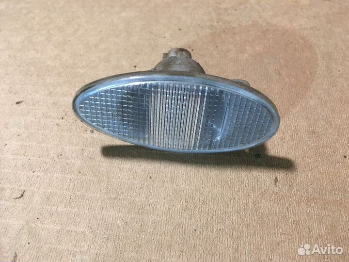 Поворотник Lancer 9