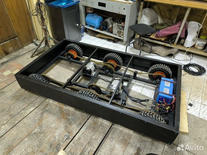 Грузовая радиоуправляемая платформа