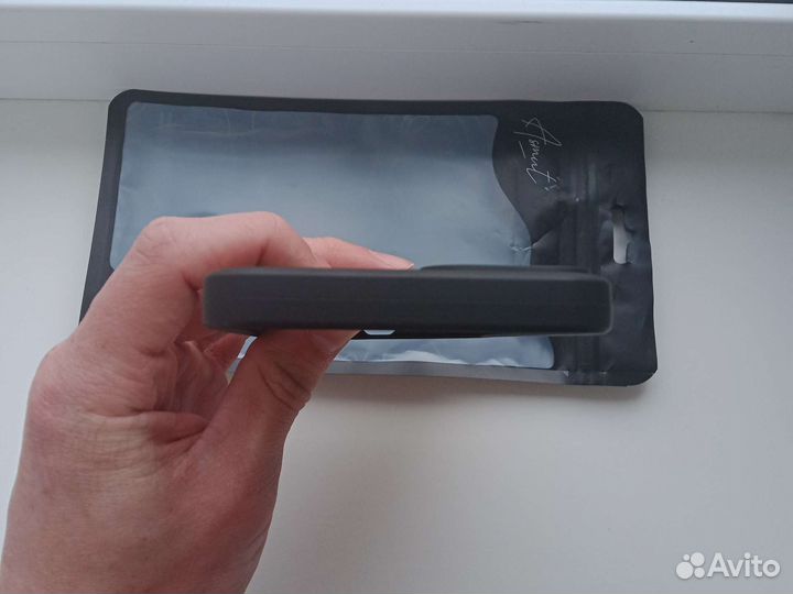 Чехол на iPhone 13