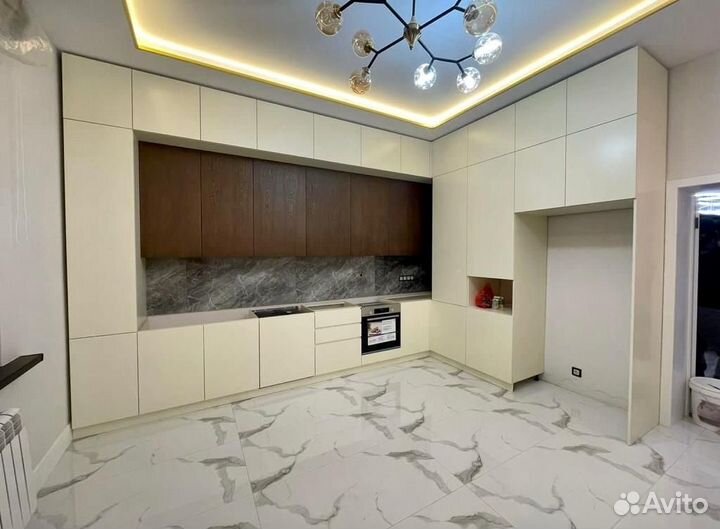 Кухня угловая до потолка