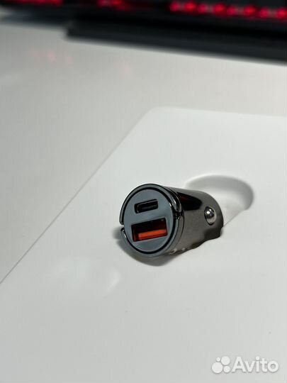 Автомобильная зарядка для телефона hoco DZ7