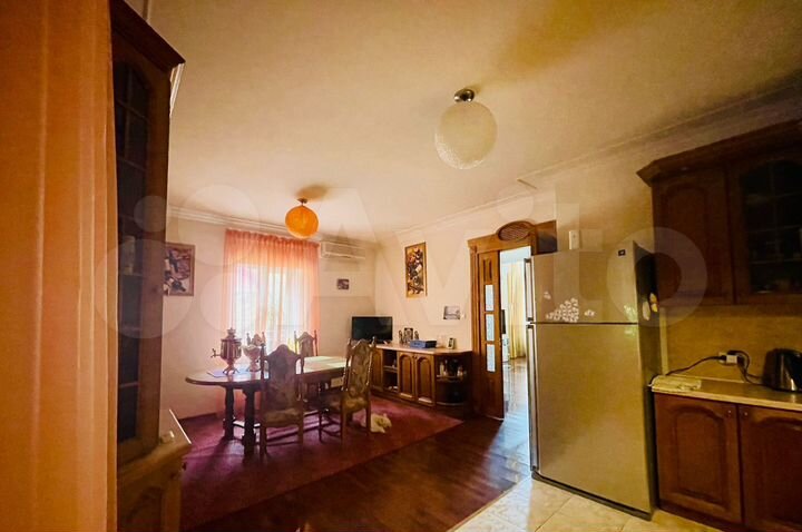 Дом 411,3 м² на участке 9,3 сот.