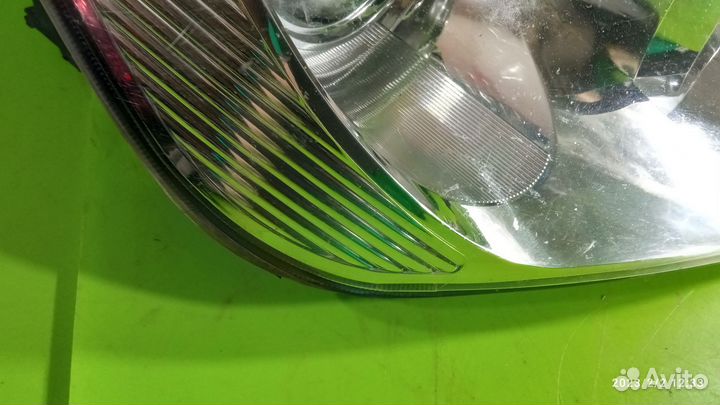 Фара правая для Kia Carens 2006-2012