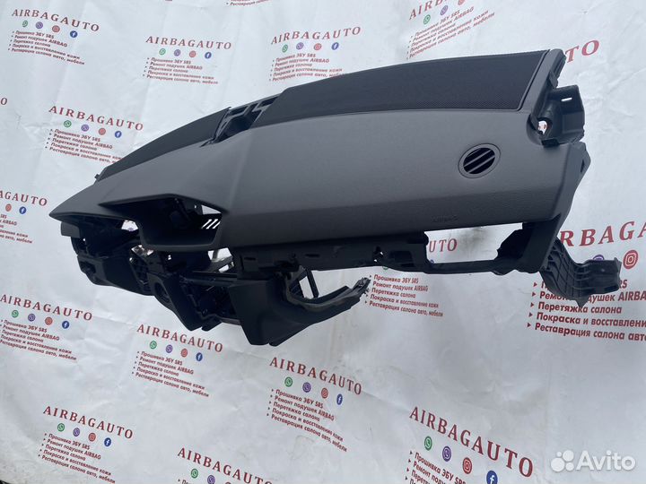 Торпедо Mercedes E212 Мерседес 212 панель приборов