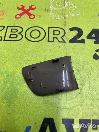 Накладка внутренней ручки двери левая Camry ACV30