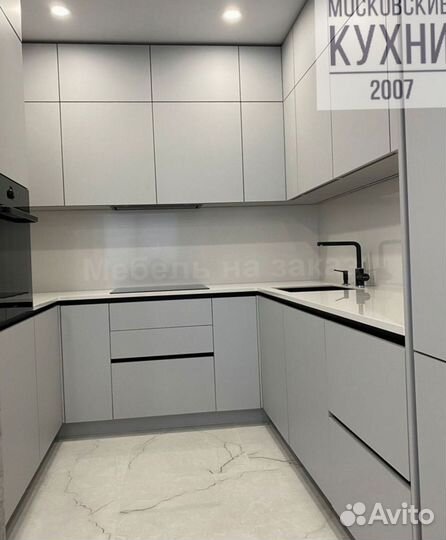 Кухонный гарнитур угловой