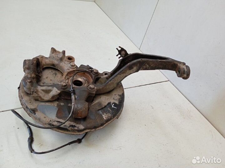 Кулак поворотный передний левый Land Rover