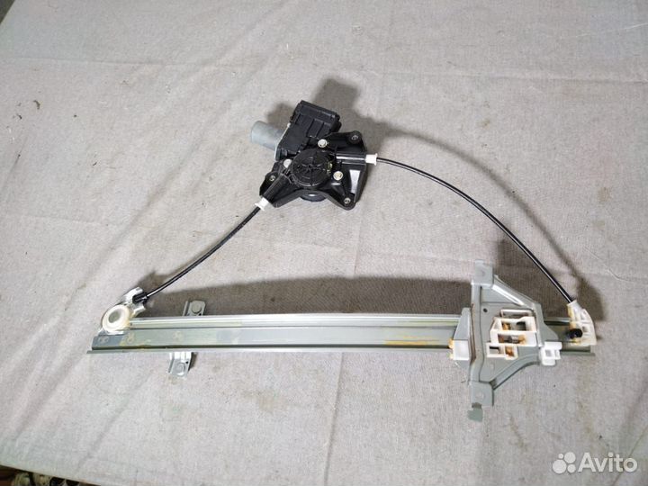 Стеклоподъемник задний правый в сборе Rav 4 XA 50