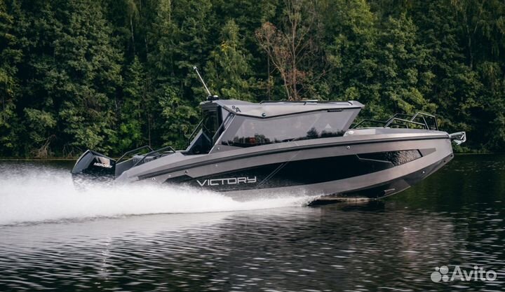 Каютный катер с хардтопом Victory A8
