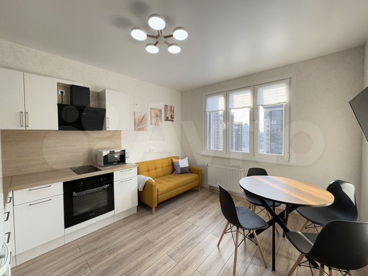 1-к. квартира, 42 м², 13/18 эт.