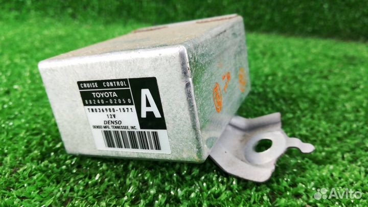 Блок круиз-контроля Pontiac Vibe 8824002050